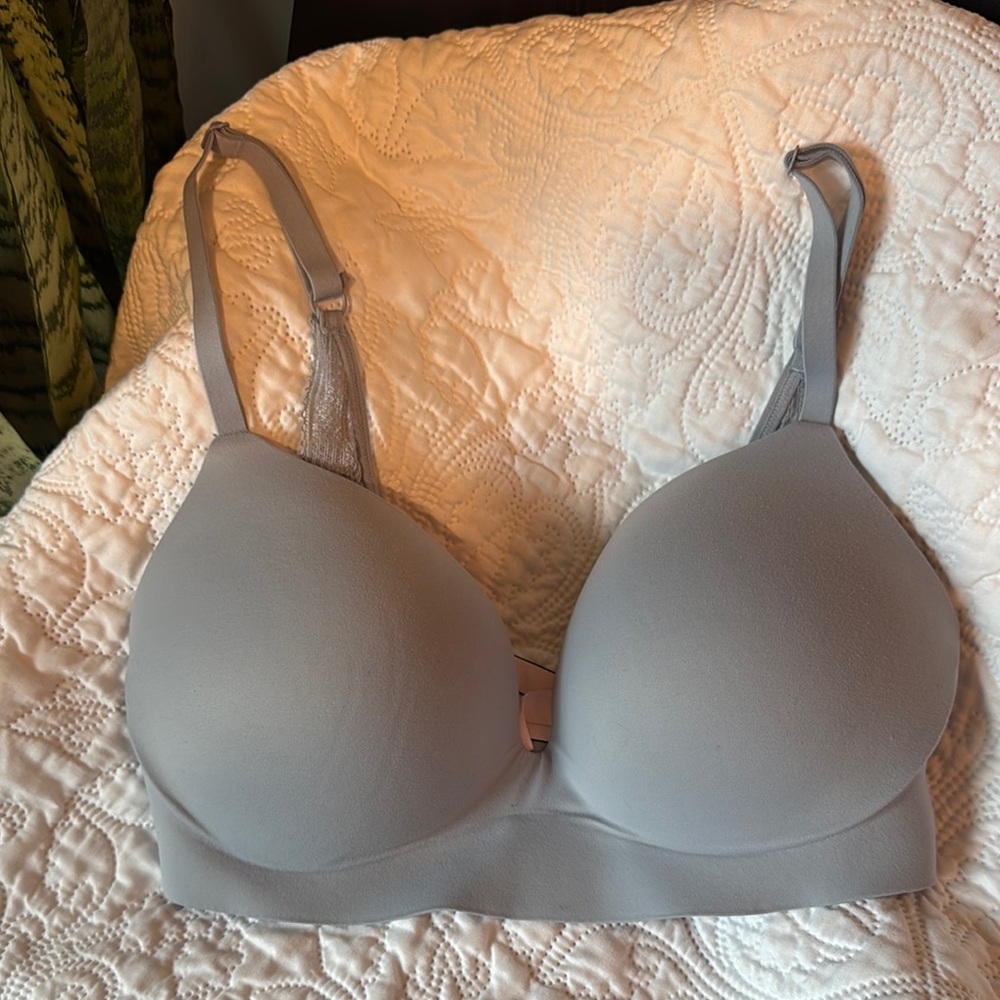 Victoria's Secret Gray Seamless T-Shirt Bra